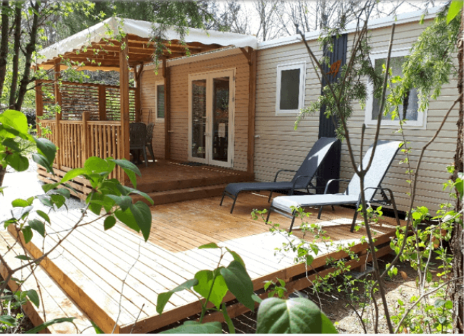 Mobile-home Premium 40m² 3 bedrooms – 2 bathrooms + terrace 25m² – TV – Spa – Air conditioning