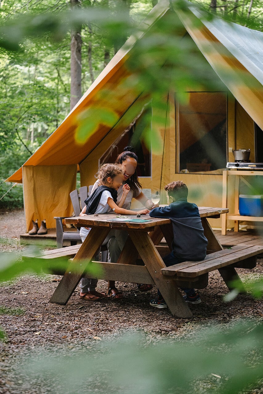 Tente Prêt à camper 16m² 2 chambres – sans sanitaires + terrasse 15m²